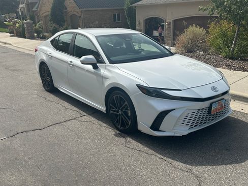Used 2025 Toyota Camry XSE image 1