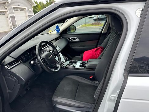 Used 2019 Land Rover Range Rover Velar image 16