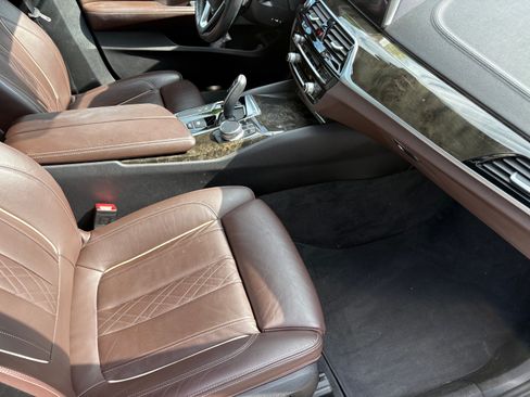 Used 2019 BMW 640i Gran Turismo xDrive image 5