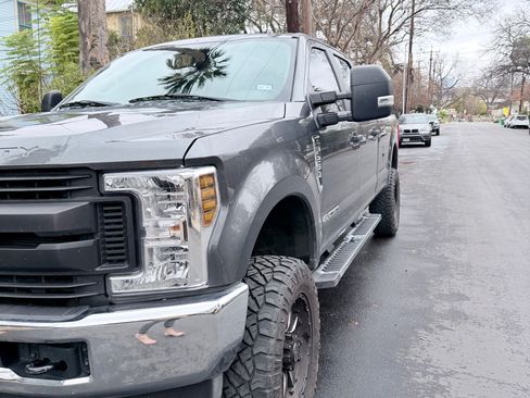 Used 2019 Ford F250 XL w/ Power Equipment Group image 4