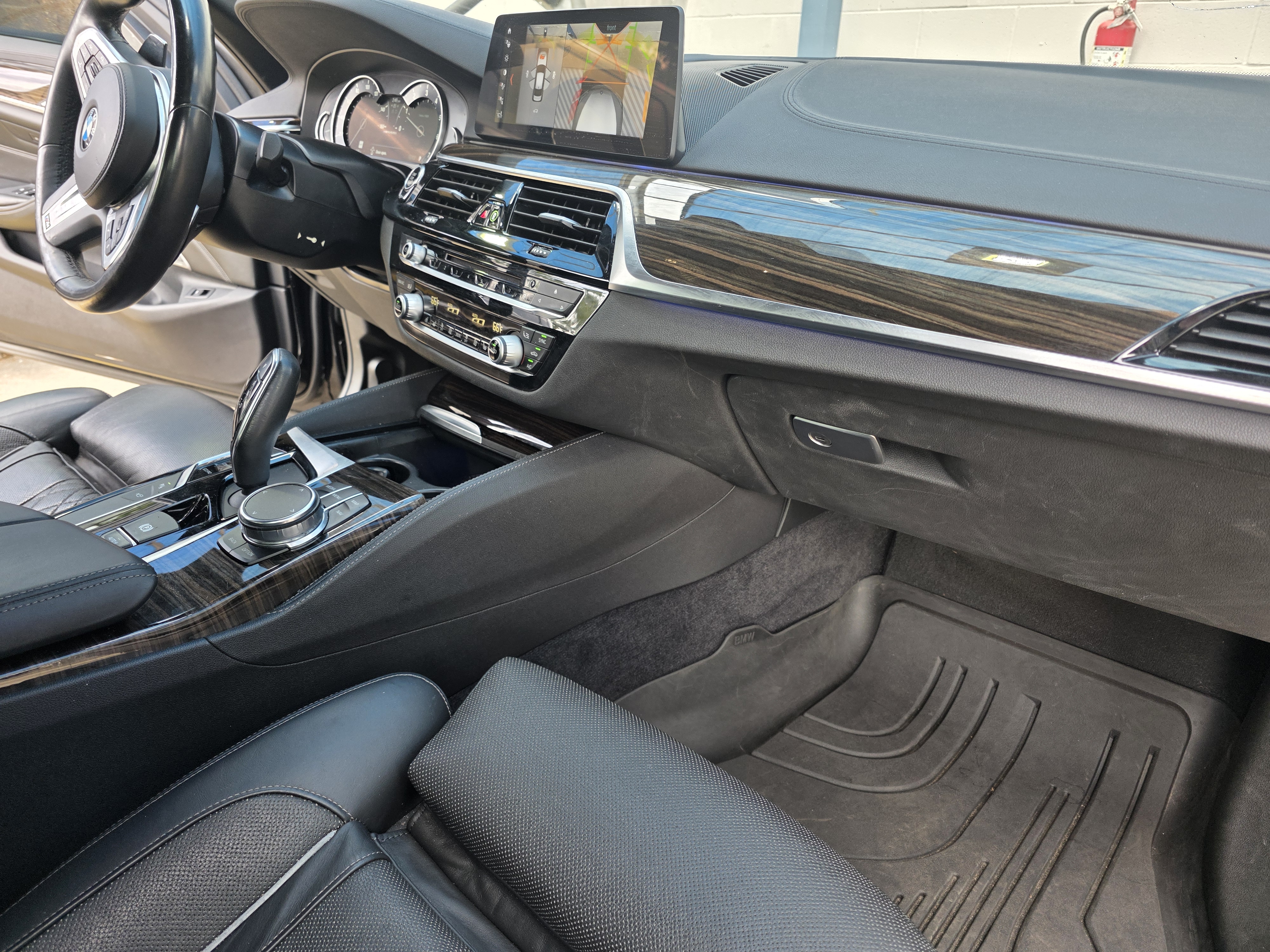 Used 2018 BMW M550i xDrive AWD/4WD image 12