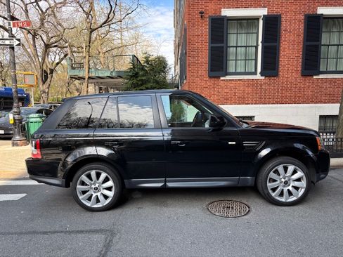 Used 2013 Land Rover Range Rover Sport HSE image 6