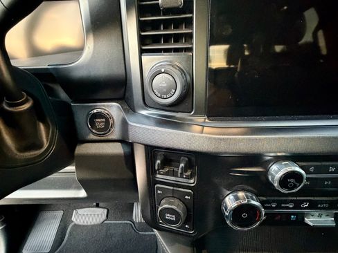 Used 2024 Ford F250 Platinum image 23