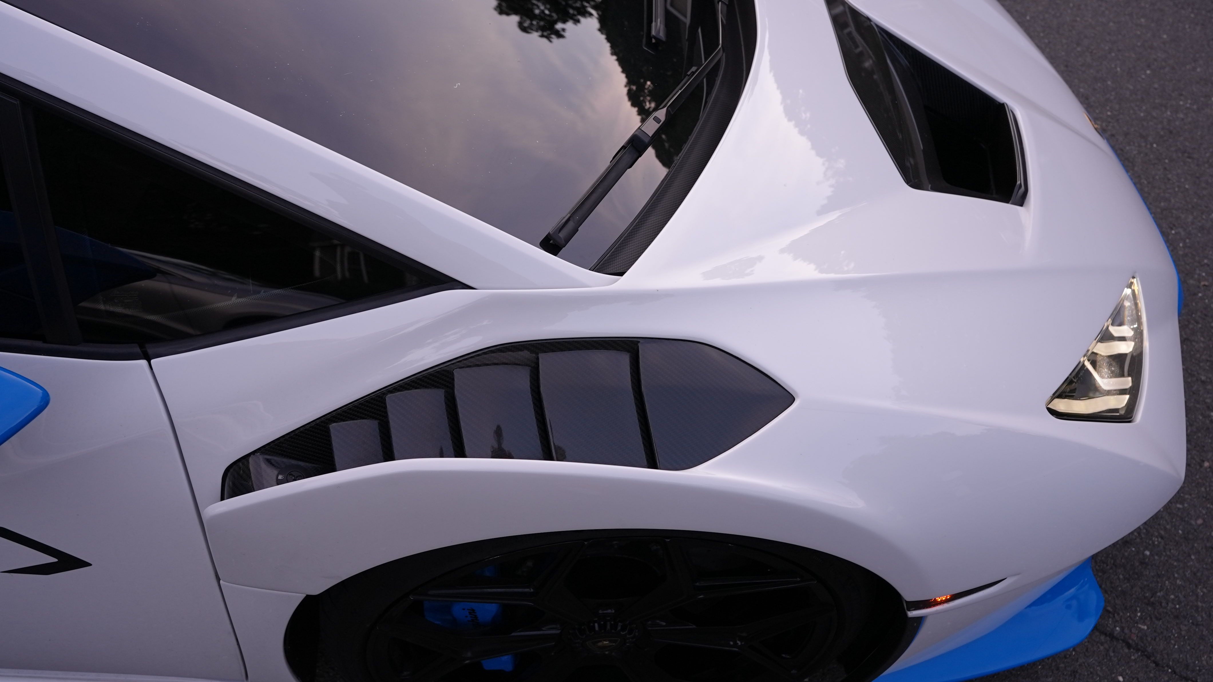 Used 2022 Lamborghini Huracan STO RWD image 6