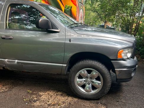 Used 2005 Dodge Ram 1500 Truck SLT w/ Light Group AWD/4WD image 2