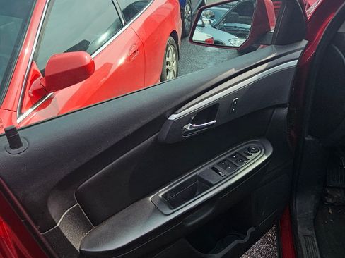 Used 2012 Chevrolet Traverse LT image 16