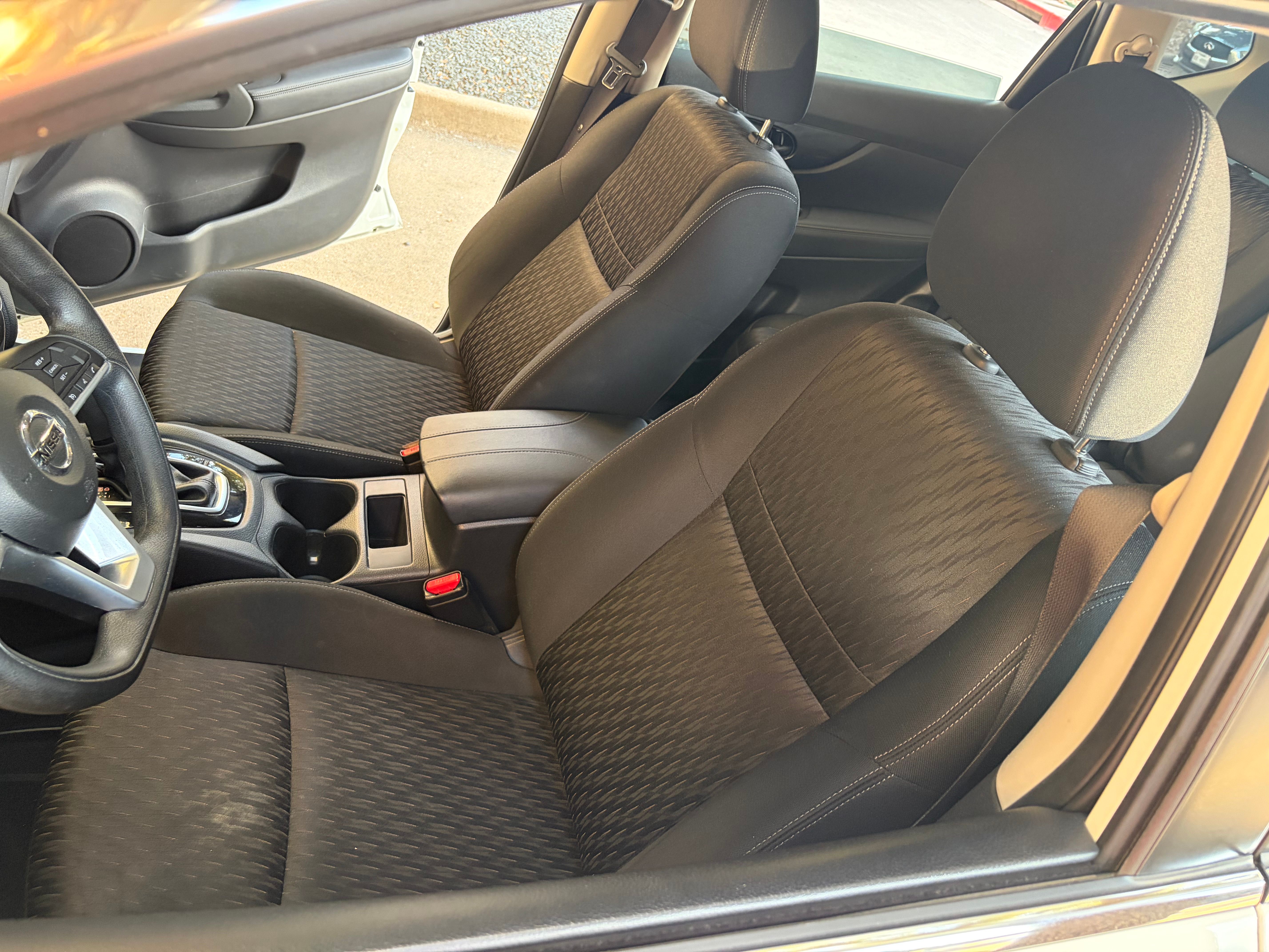 Used 2019 Nissan Rogue S FWD image 20