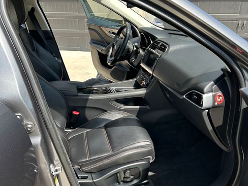 Used 2017 Jaguar F-PACE Prestige AWD/4WD image 14