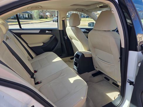 Used 2013 Volkswagen Jetta SE image 16