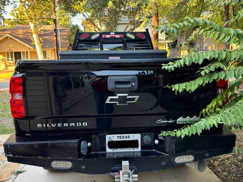 Used 2018 Chevrolet Silverado 2500 High Country w/ Duramax Plus Package image 5