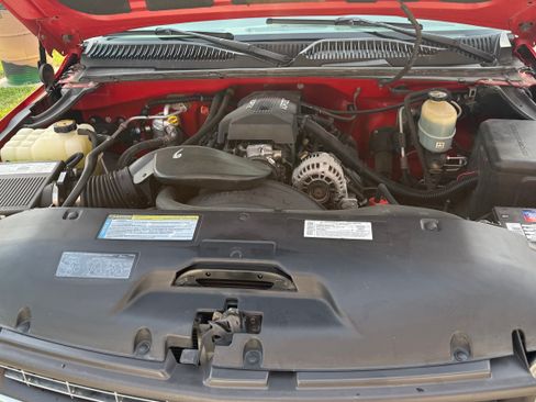 Used 2000 Chevrolet Silverado 2500 LS w/ Off-Road Skid Plate Pkg AWD/4WD image 9