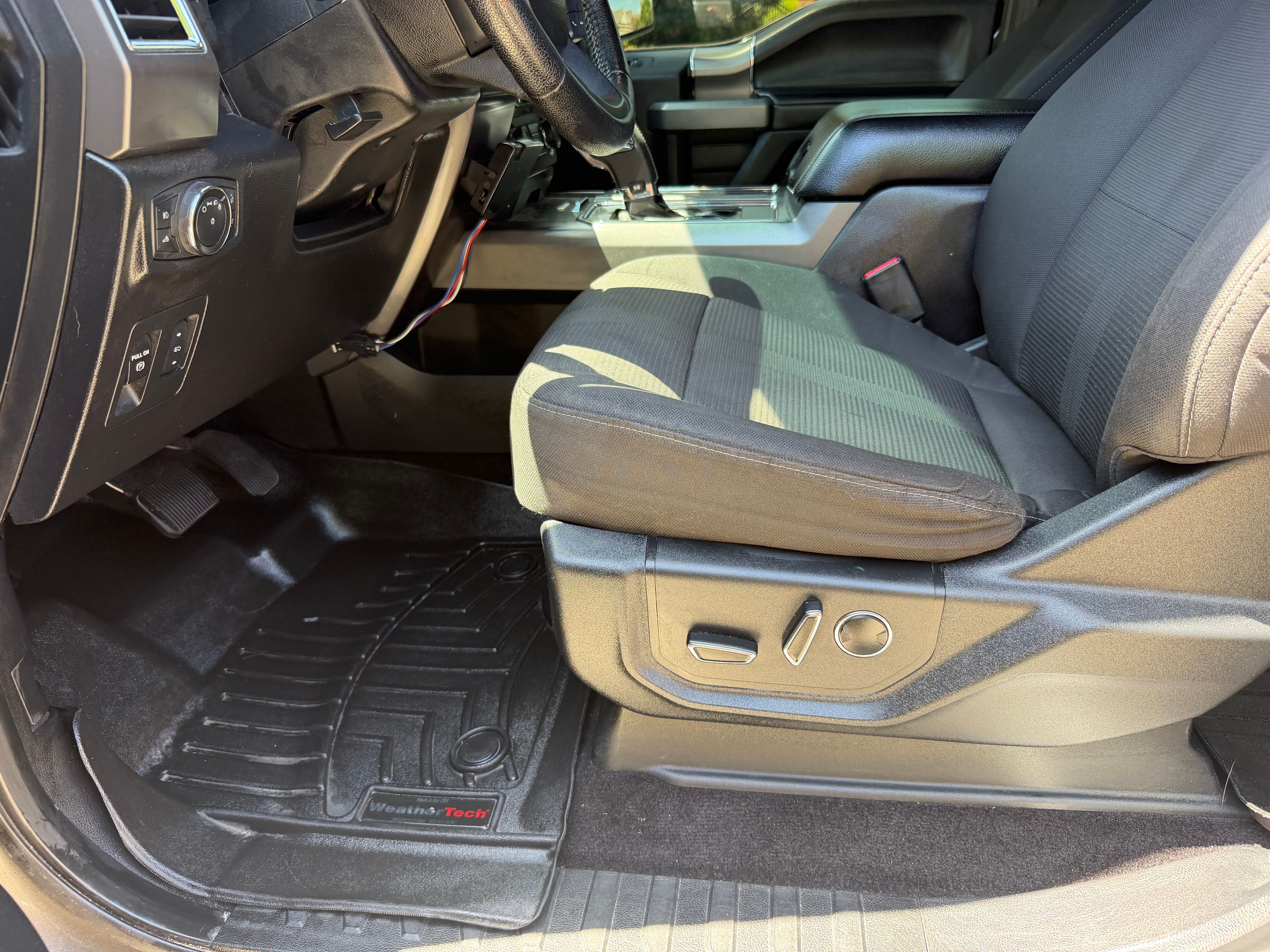 Used 2016 Ford F150 XLT w/ Equipment Group 302A Luxury AWD/4WD image 12