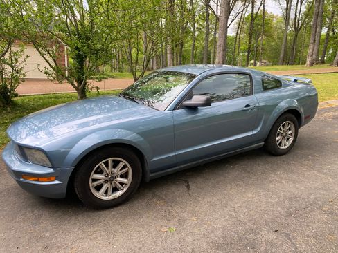 Used 2006 Ford Mustang Coupe image 4
