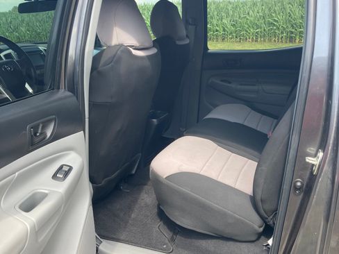 Used 2014 Toyota Tacoma 4x4 Double Cab w/ TRD Sport Package image 11