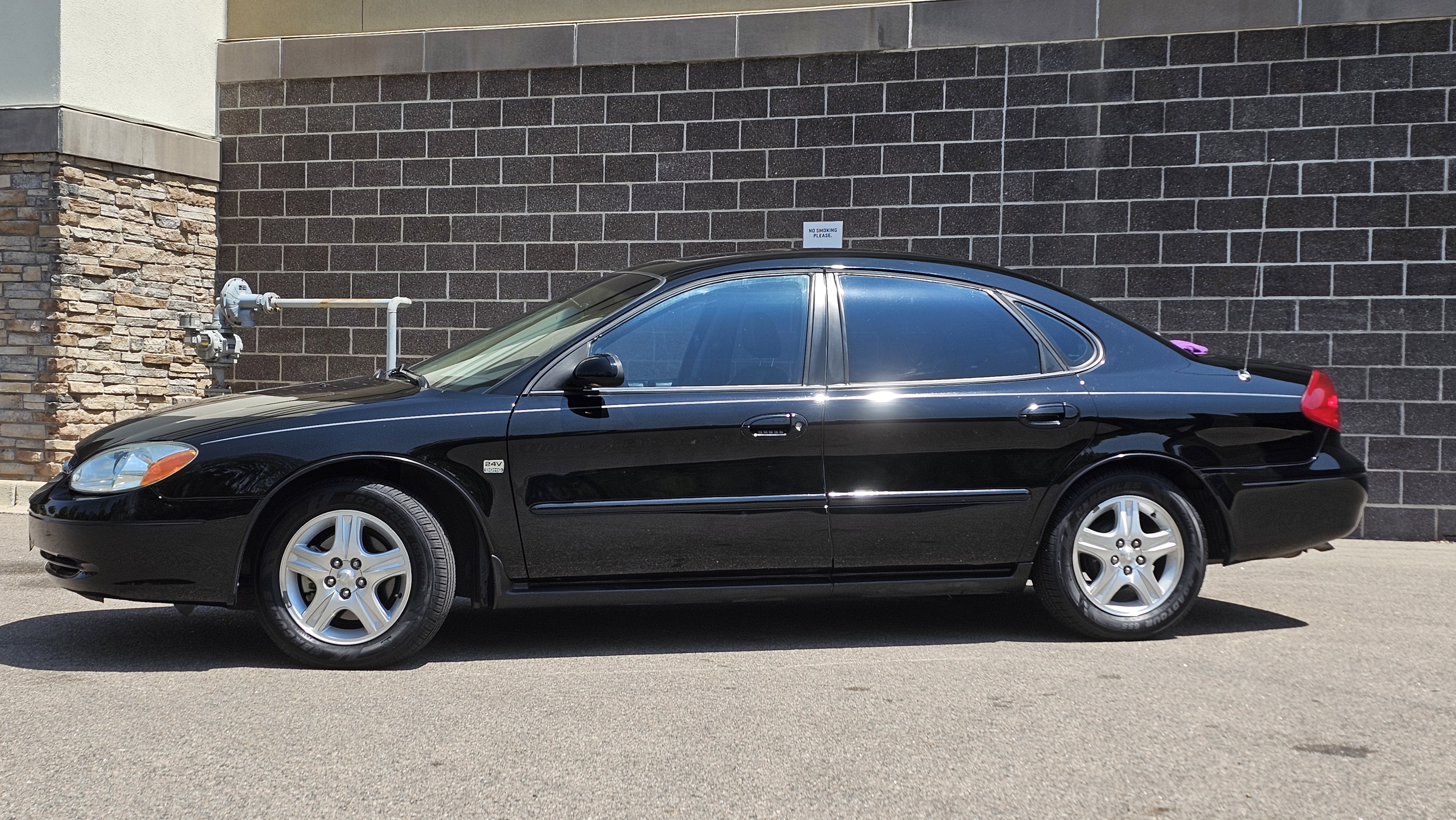 Used 2002 Ford Taurus SEL FWD image 6