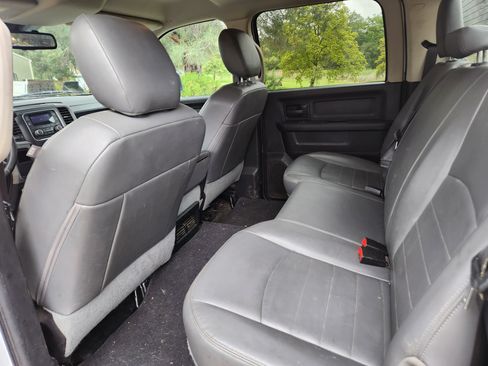 Used 2016 RAM 2500 Tradesman w/ Chrome Appearance Group RWD image 9