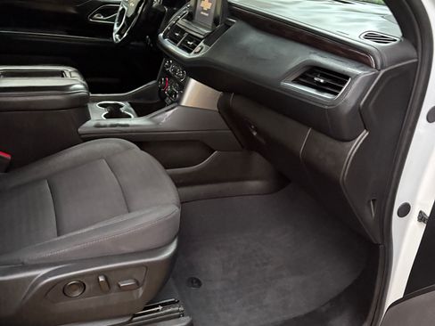 Used 2024 Chevrolet Tahoe LS RWD image 5