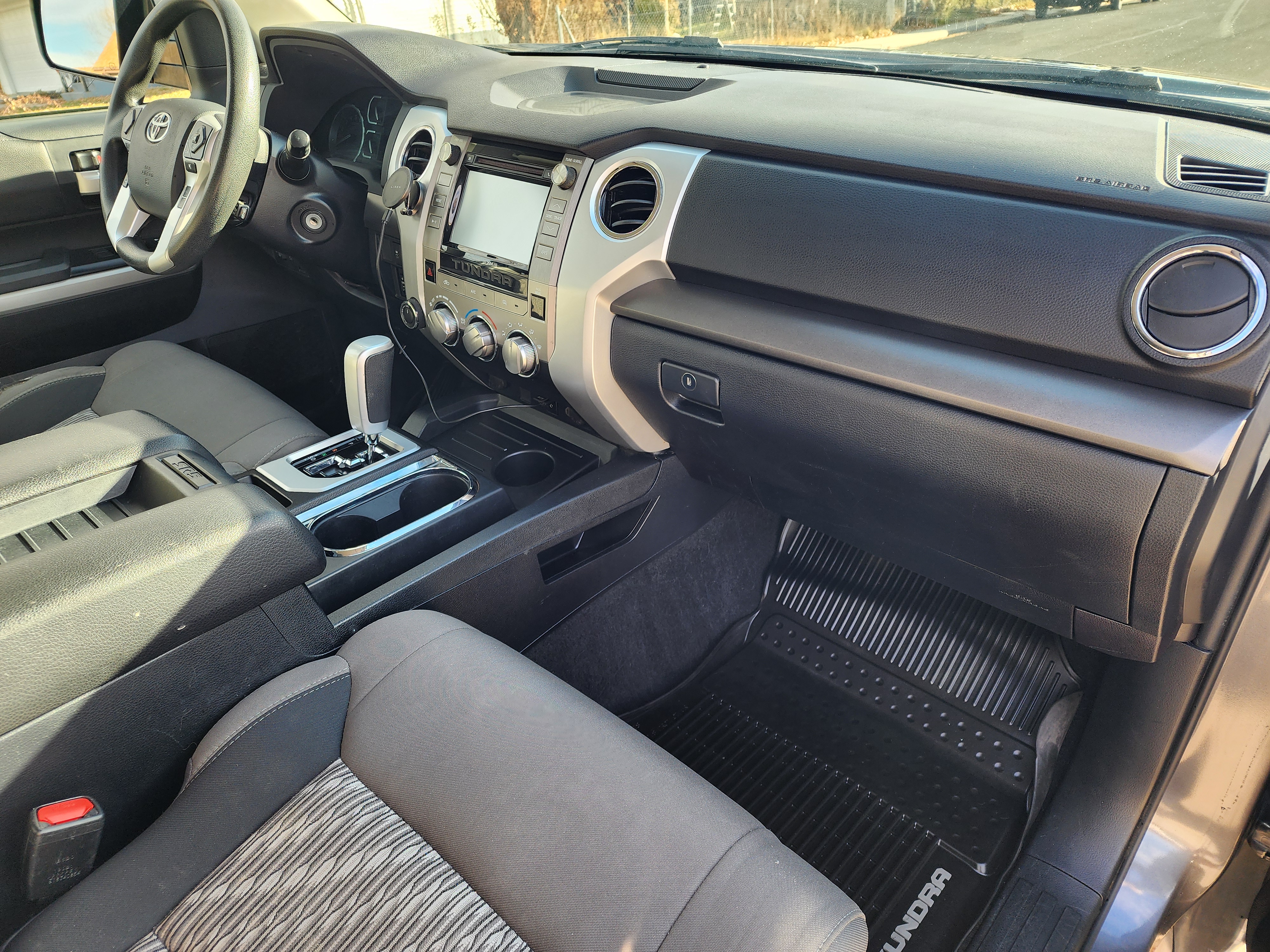 Used 2019 Toyota Tundra SR5 w/ SR5 Upgrade Package AWD/4WD image 5