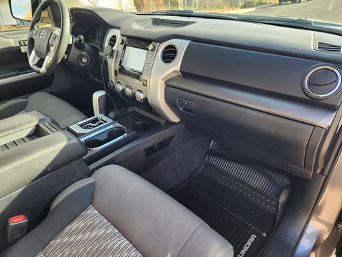 Used 2019 Toyota Tundra SR5 w/ SR5 Upgrade Package AWD/4WD image 5