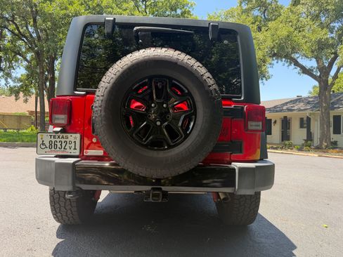 Used 2016 Jeep Wrangler Sport AWD/4WD image 9