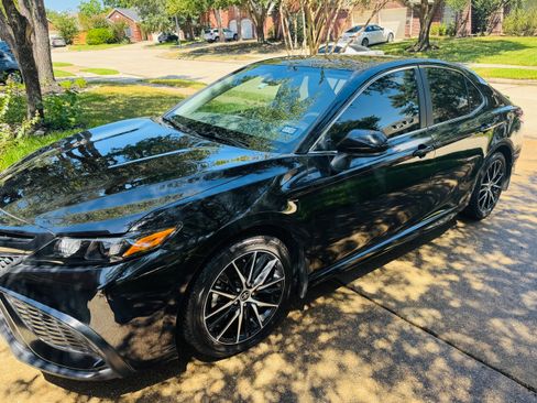Used 2021 Toyota Camry SE FWD image 19