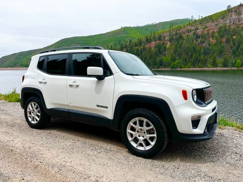 Used 2019 Jeep Renegade Latitude w/ Cold Weather Group AWD/4WD image 1