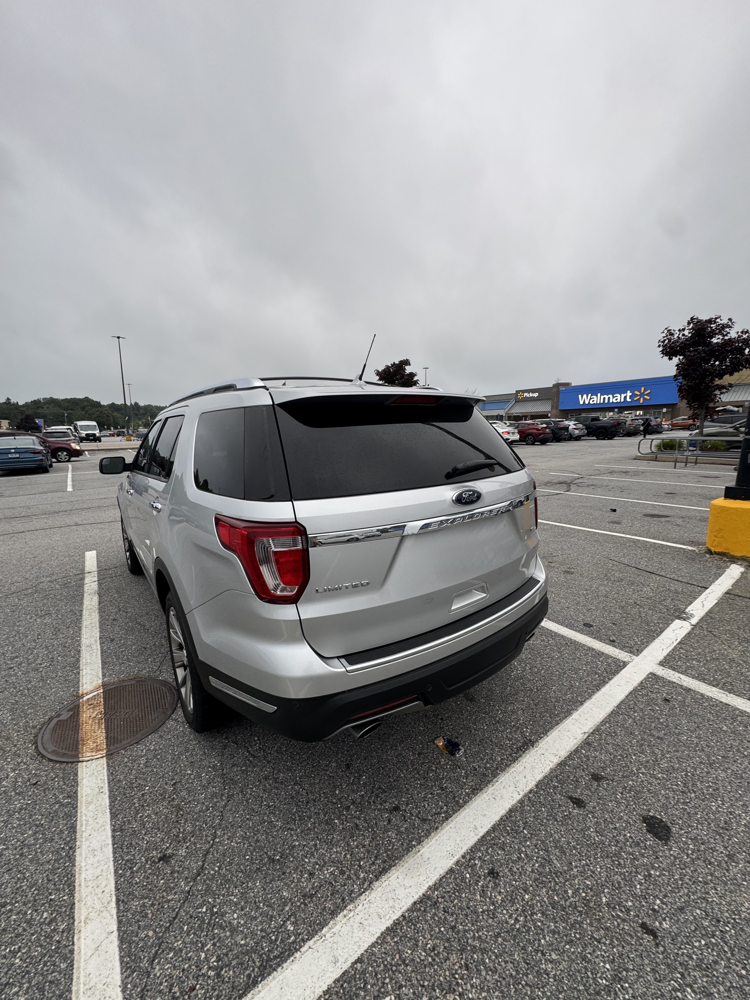 Used 2018 Ford Explorer Limited AWD/4WD image 2