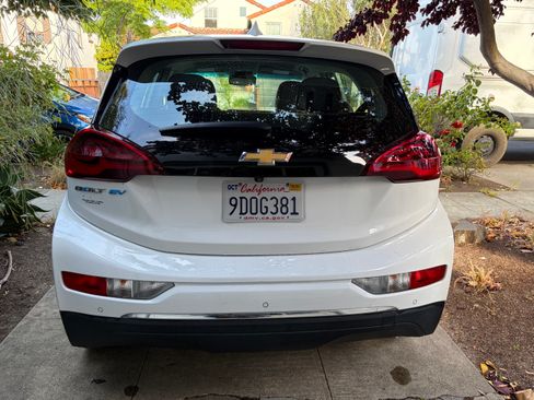 Used 2020 Chevrolet Bolt LT FWD image 5