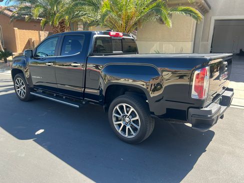 Used 2021 GMC Canyon Denali image 2