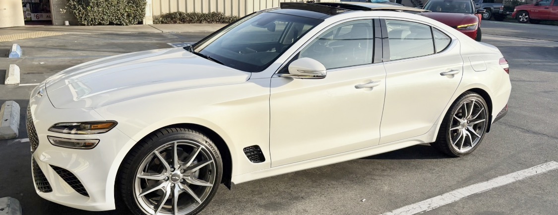 Used 2022 Genesis G70 2.0T w/ Prestige Package RWD image 1
