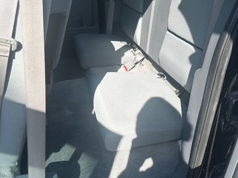 Used 2005 Dodge Dakota ST image 9