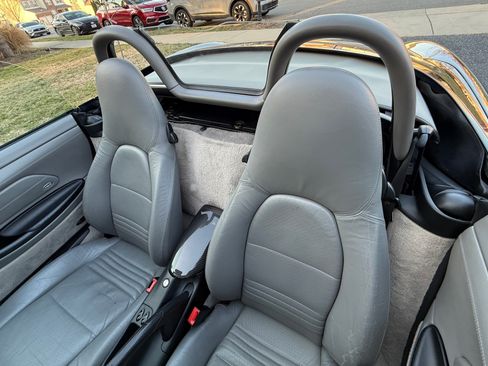 Used 2000 Porsche Boxster image 9