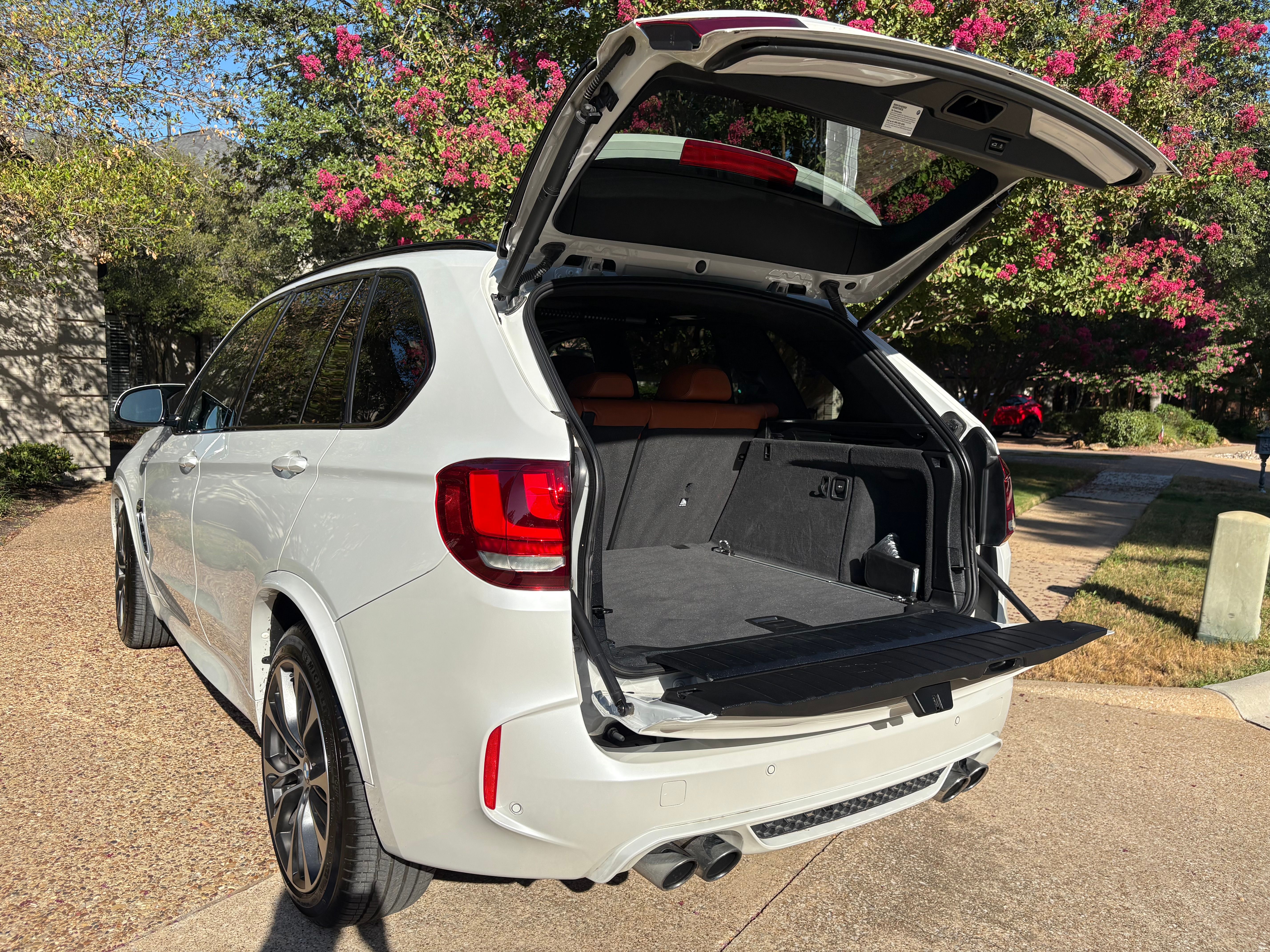 Used 2018 BMW X5 M w/ Executive Package AWD/4WD image 13