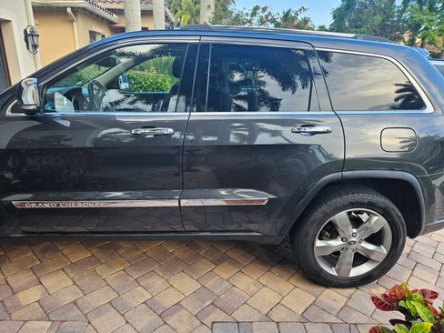 Used 2011 Jeep Grand Cherokee Limited w/ Trailer Tow Group image 5