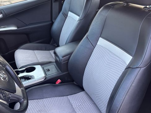 Used 2012 Toyota Camry SE image 16