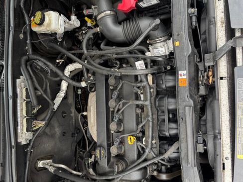 Used 2011 Ford Escape XLT w/ 203A Rapid Spec Order Code image 11