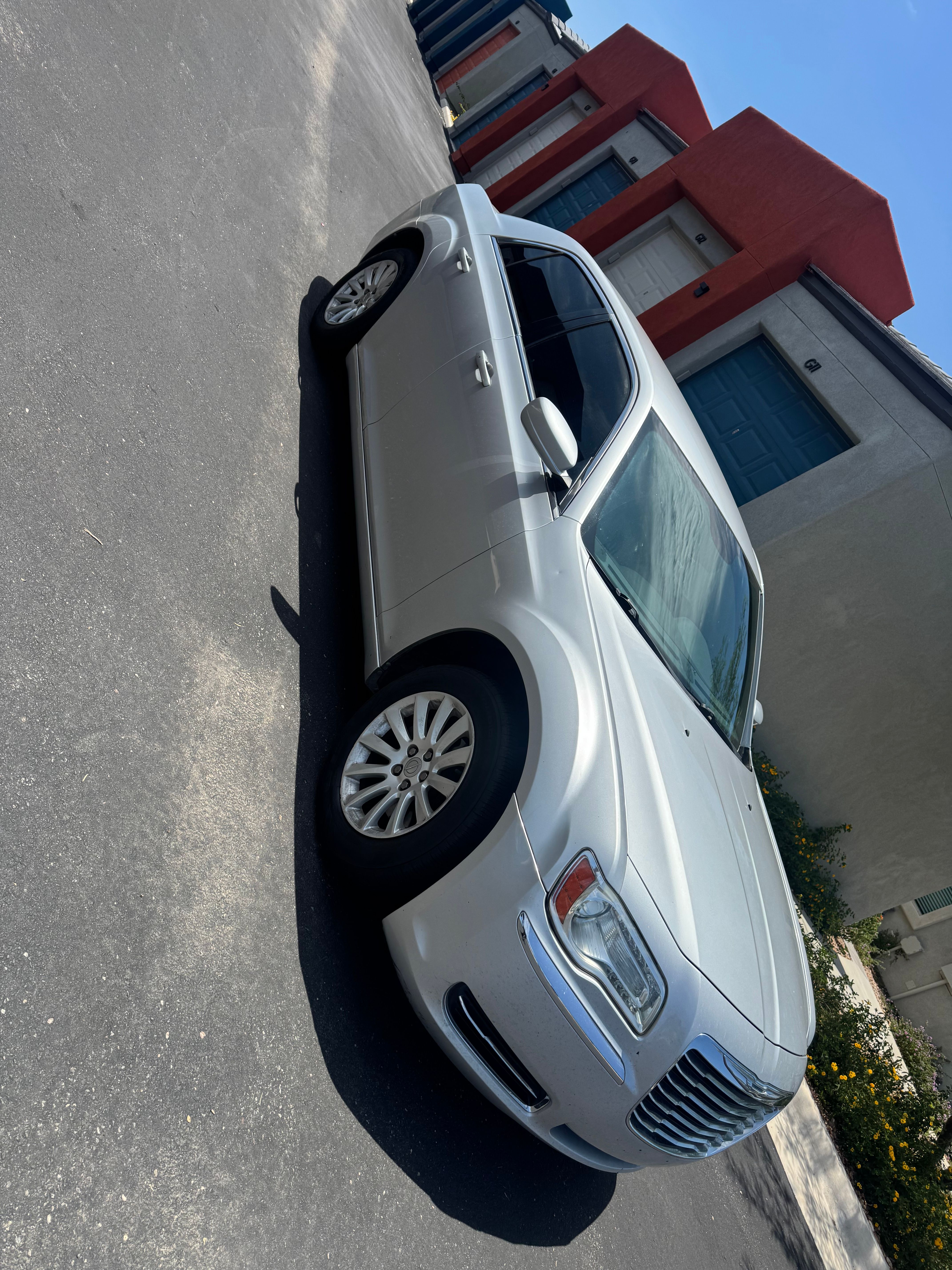 Used 2012 Chrysler 300 RWD image 2