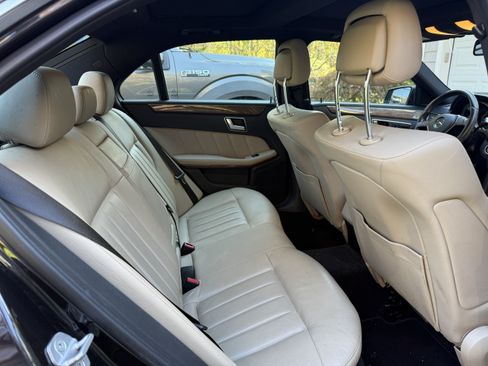 Used 2013 Mercedes-Benz E 350 4MATIC Sedan image 10