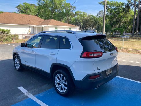 Used 2016 Jeep Cherokee Latitude w/ Comfort/Convenience Group image 5