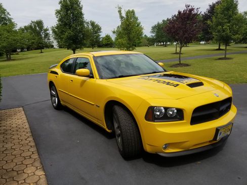 Used 2006 Dodge Charger R/T image 1