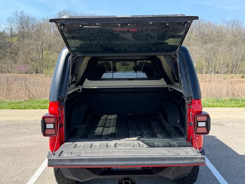 Used 2020 Jeep Gladiator Sport w/ Quick Order Package 24S image 15