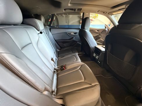 Used 2019 Audi Q8 Prestige AWD/4WD image 8