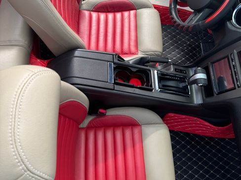 Used 2010 Ford Mustang GT image 8