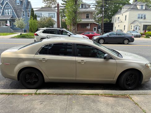 Used 2009 Chevrolet Malibu LS FWD image 5