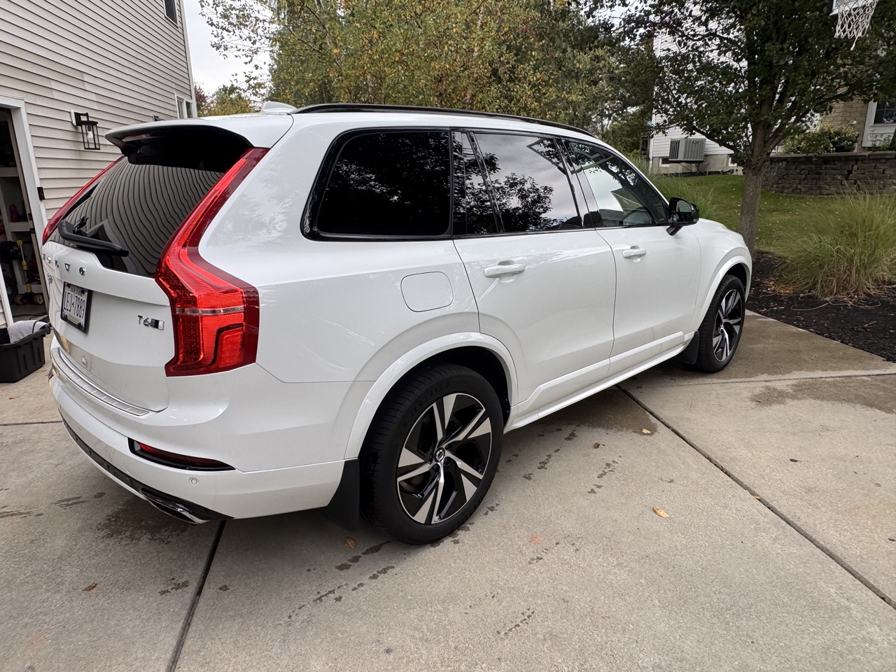 Used 2020 Volvo XC90 T6 R-Design w/ Advanced Package AWD/4WD image 5