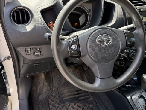 Used 2010 Scion xD FWD image 6