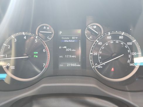 Used 2023 Lexus GX 460 Premium w/ Accessory Package image 14