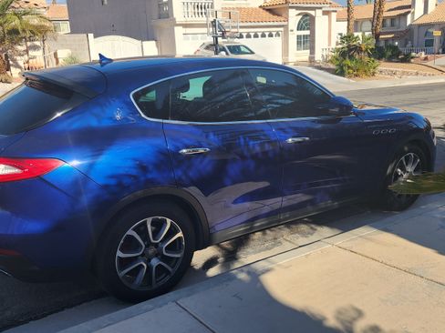 Used 2017 Maserati Levante image 4