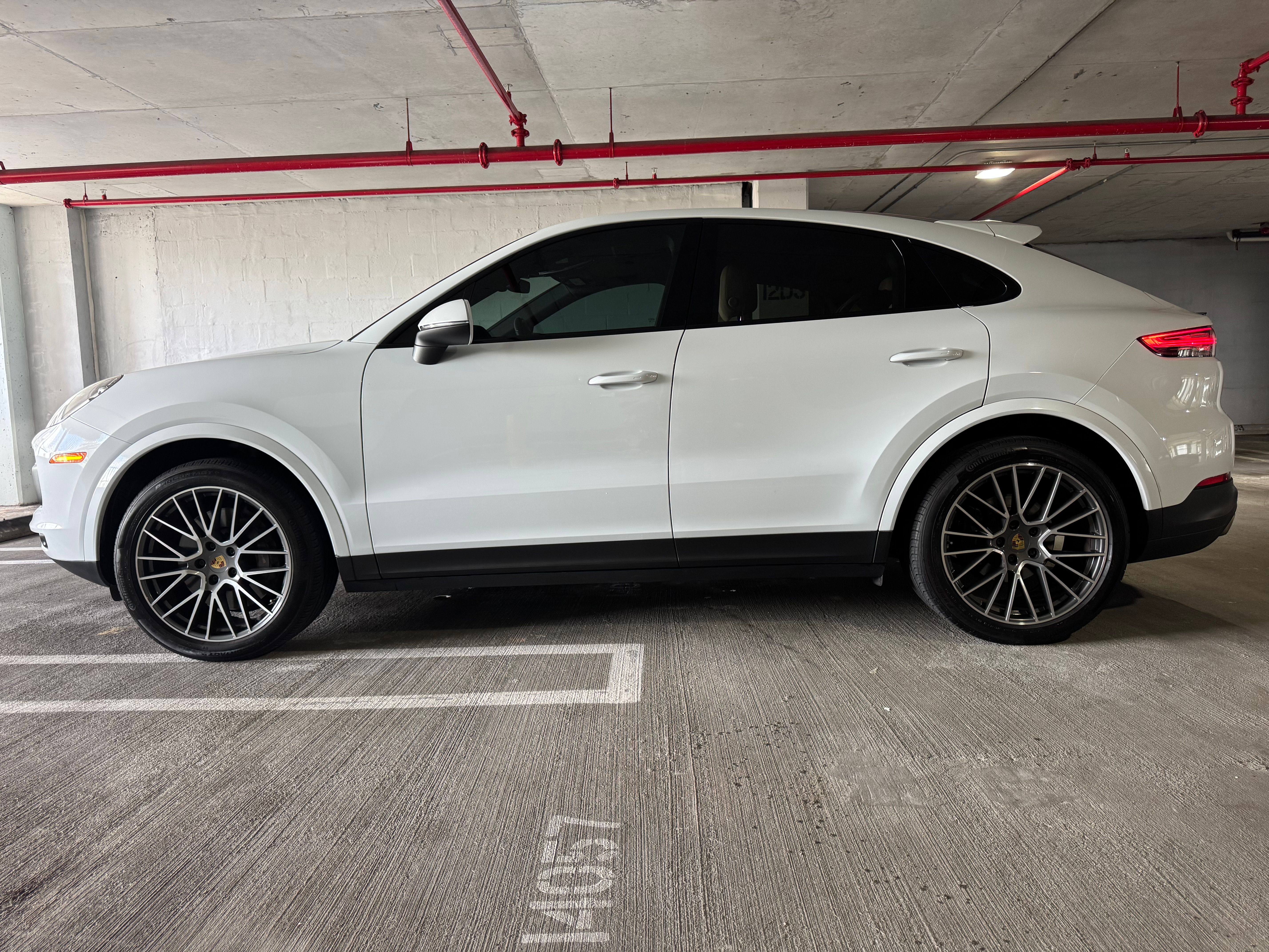 Used 2021 Porsche Cayenne Coupe AWD/4WD image 4