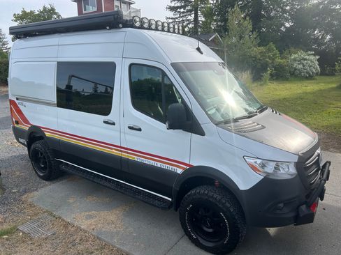 Used 2020 Mercedes-Benz Sprinter 2500 image 2